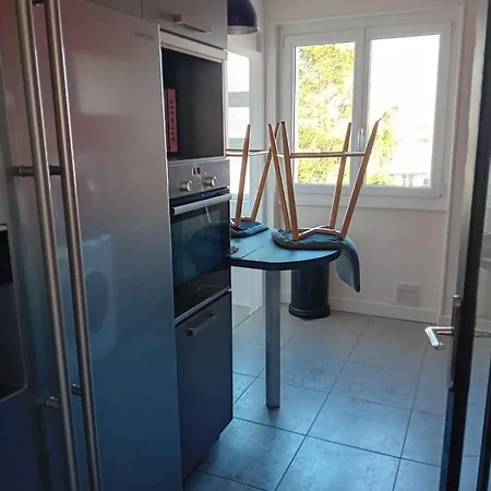 Grand Avec Garage Apartament *